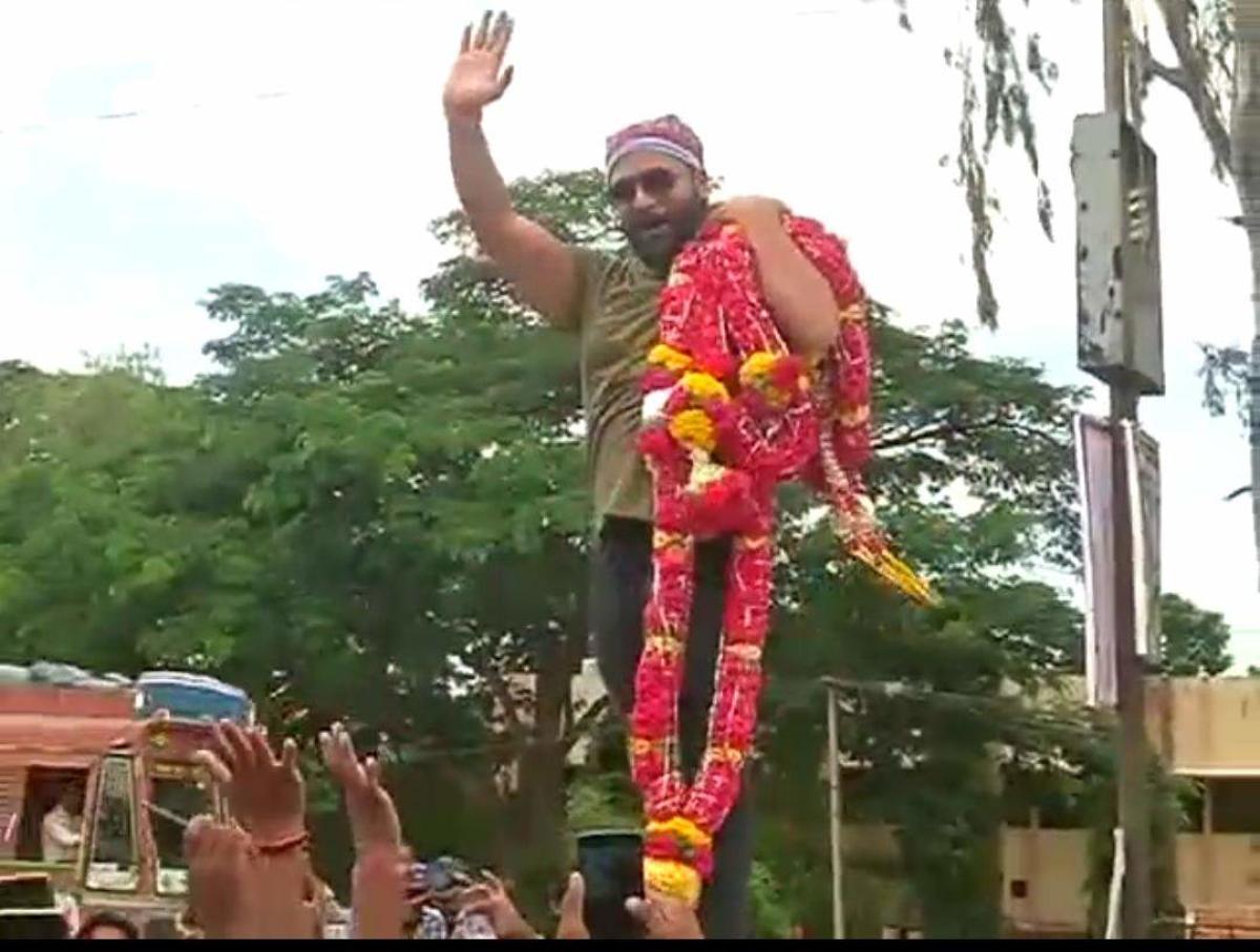 ಹಾಡಿಗೆ ಹೆಜ್ಜೆ ಹಾಕಿದ ಶ್ರೀಮುರಳಿ