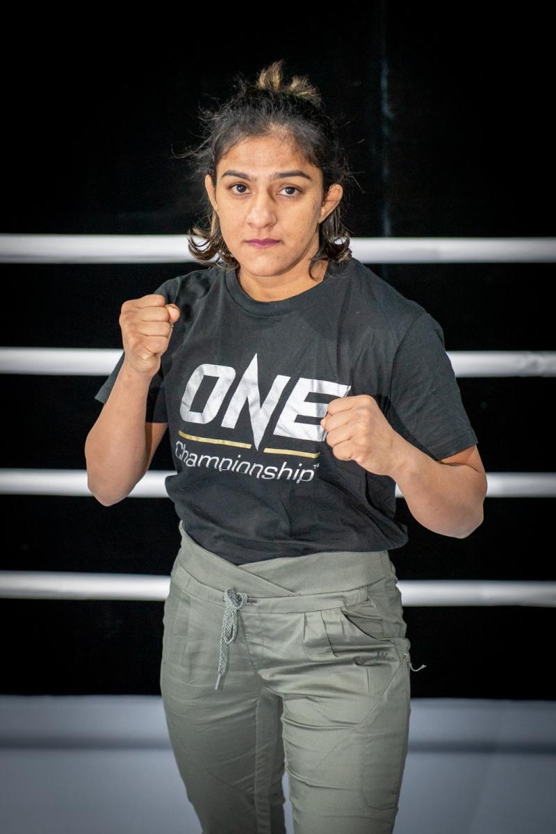 ಎಂಎಂಎನಲ್ಲಿ ರಿತು ಪೋಗಟ್ ಶುಭಾರಂಭ