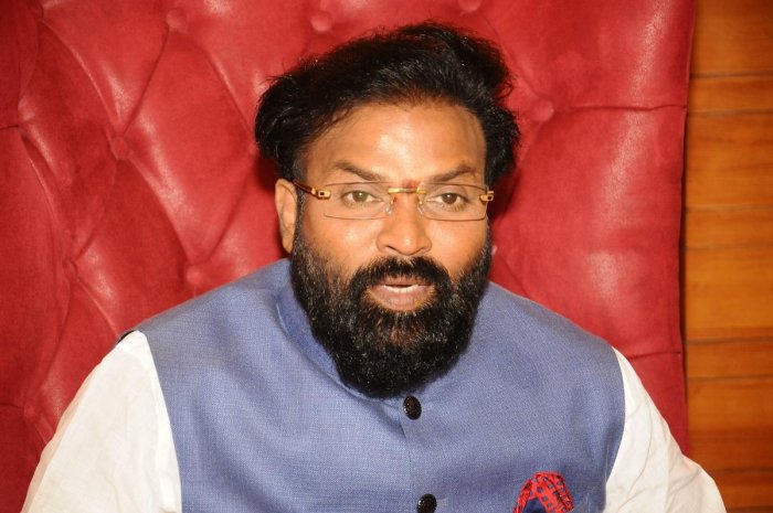 ಸಿದ್ದರಾಮಯ್ಯ ಹೊರಗಿಟ್ಟು ಕಾಂಗ್ರೆಸ್‌–ಜೆಡಿಎಸ್‌ ಒಳ ಒಪ್ಪಂದ: ಸಚಿವ ಶ್ರೀರಾಮುಲು