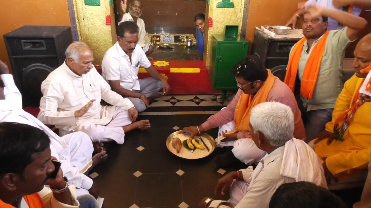 63 ಕೆ.ಜಿ. ಬೆಳ್ಳಿ ಗಟ್ಟಿ ದೇಣಿಗೆ