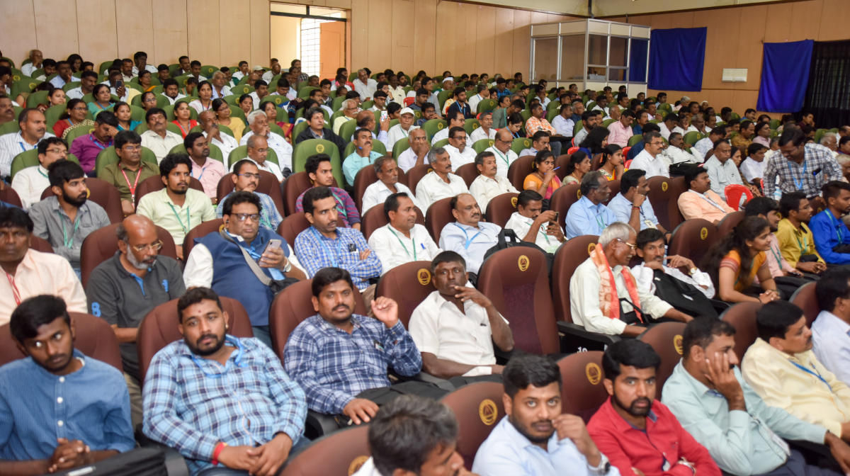 ಯಂತ್ರ ಬಳಸಿದರಷ್ಟೇ ರೈತ ಸ್ವತಂತ್ರ