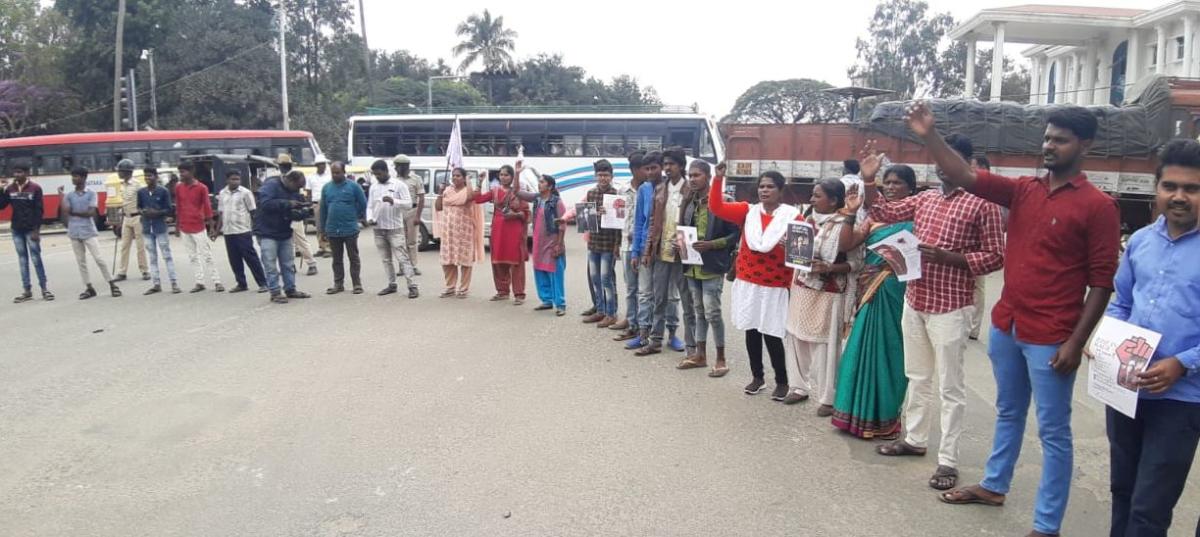 ಕೋಲಾರ: ಜೆಎನ್‌ಯು ವಿದ್ಯಾರ್ಥಿಗಳ ಮೇಲಿನ ಹಲ್ಲೆಗೆ ಖಂಡನೆ