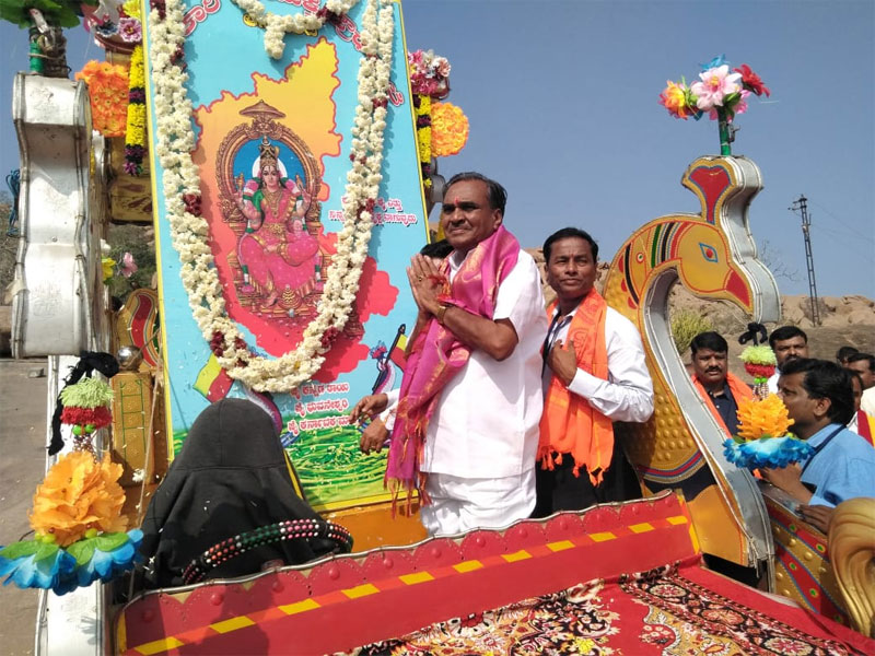 ಭಾವೈಕ್ಯದ ಆನೆಗೊಂದಿ ಉತ್ಸವಕ್ಕೆ ಚಾಲನೆ