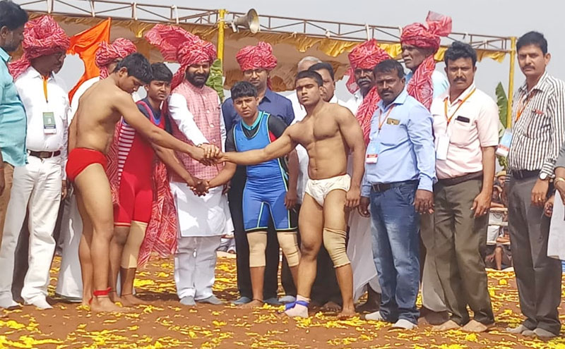 ಹಂಪಿ ಉತ್ಸವ: ಕುಸ್ತಿ ಪಂದ್ಯಾವಳಿಗೆ ಚಾಲನೆ