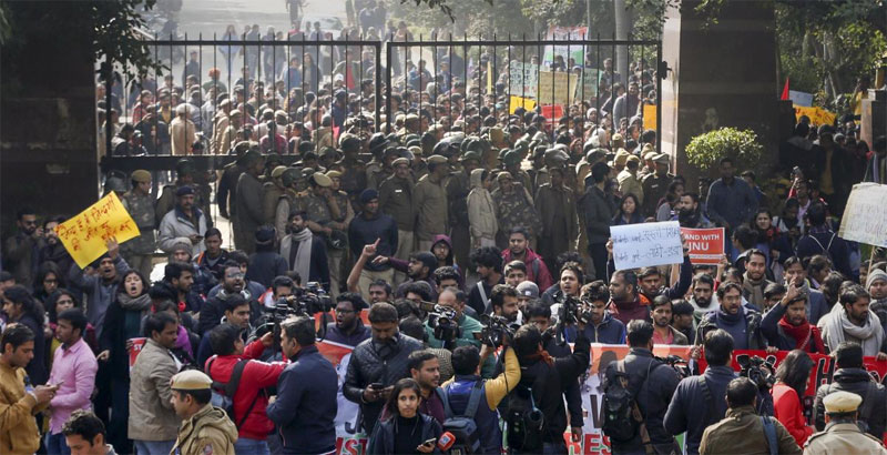 ಜೆಎನ್‌ಯು ಹಿಂಸಾಚಾರ: ಪ್ರತಿಕ್ರಿಯಿಸಲು ಪೊಲೀಸರಿಗೆ ದೆಹಲಿ ಹೈಕೋರ್ಟ್‌ ಸೂಚನೆ