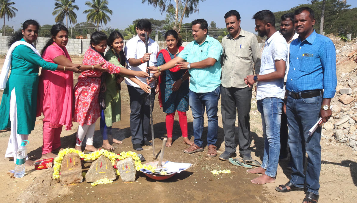 ದೇವನಹಳ್ಳಿ| ಒಣ ತ್ಯಾಜ್ಯ ಸಂಗ್ರಹ ಘಟಕಕ್ಕೆ ಭೂಮಿ ಪೂಜೆ 