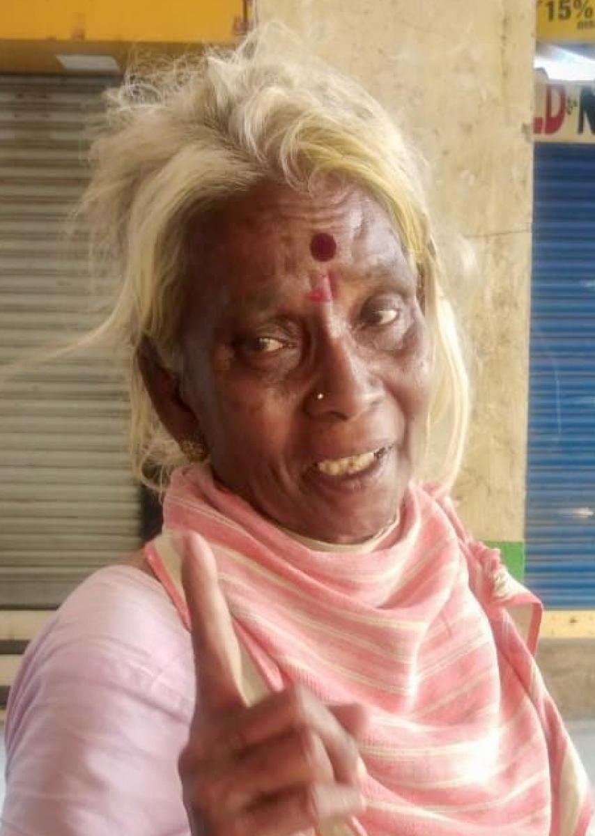 ವೈದ್ಯರಿಗಾಗಿ ಅಲೆದಾಡಿದ ವೃದ್ಧೆ