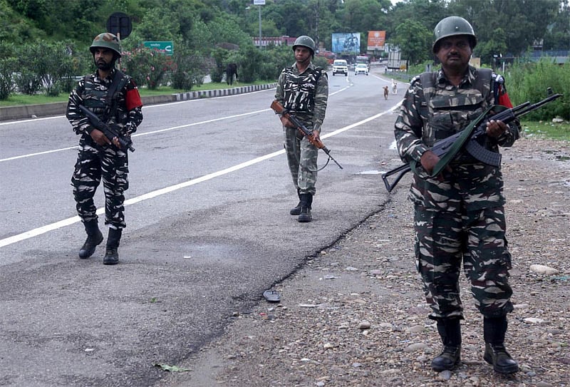ಪುಲ್ವಾಮಾ | ಭದ್ರತಾ ಪಡೆಗಳಿಂದ ಎನ್‌ಕೌಂಟರ್‌: ಮೂವರು ಉಗ್ರರ ಹತ್ಯೆ