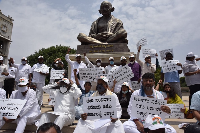 ರಾಜ್ಯ ಘೋಷಿಸಿದ ಪ್ಯಾಕೇಜ್ ಹಣ ಜನರನ್ನು ತಲುಪಿಲ್ಲ: ಡಿಕೆಶಿ, ಸಿದ್ದರಾಮಯ್ಯ ಗರಂ