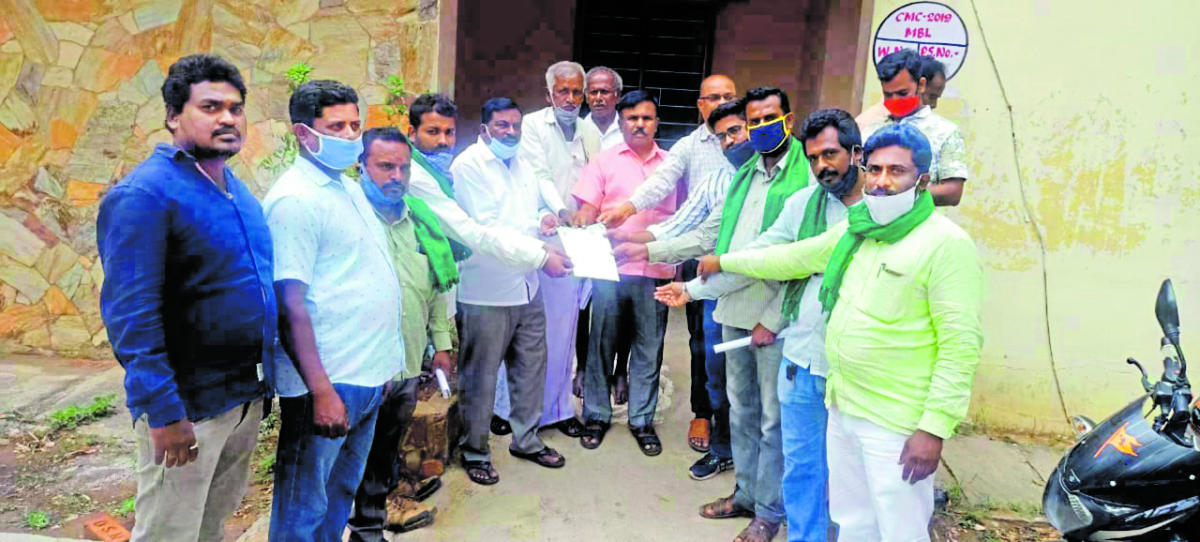 ಮಂಡಿ ಮಾಲೀಕರಿಂದ ಕಮಿಷನ್‌; ಶೋಷಣೆ ನಿಲ್ಲಿಸಿ