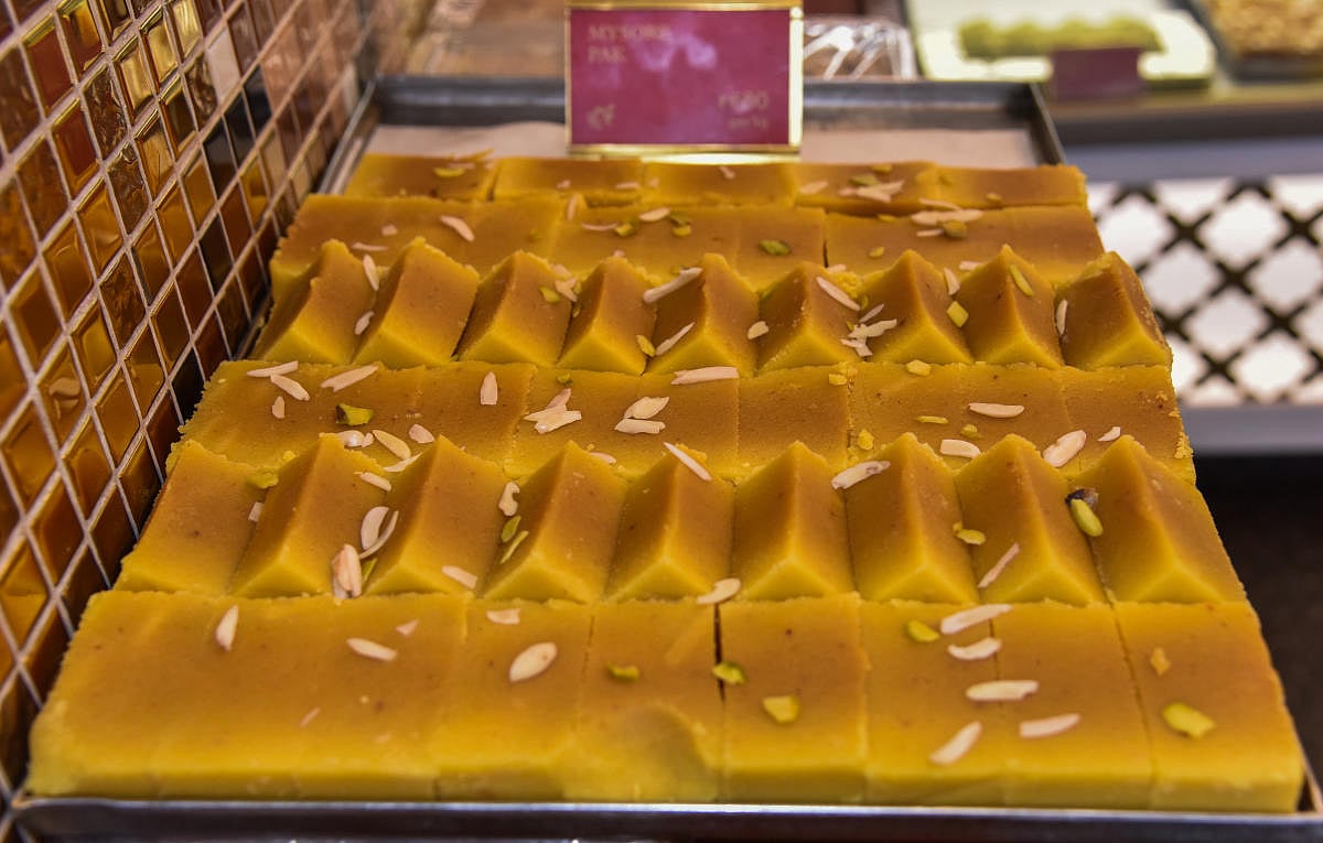 ಬಳ್ಳಾರಿ | ಜಿಂದಾಲ್‌ಗೆ 35 ಟನ್‌ ‘ನಂದಿನಿ’ ಮೈಸೂರ್‌ ಪಾಕ್‌ ಪೂರೈಕೆ