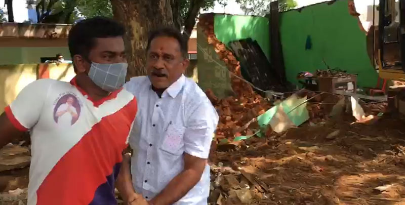 ಮಂಡ್ಯ | ಕಾಮಗಾರಿ ವೇಳೆ ಜೆಸಿಬಿ ಚಾಲಕನಿಗೆ ಹಲ್ಲೆ ನಡೆಸಿದ ಮಾಜಿ ಶಾಸಕ ರಮೇಶ್ ಬಾಬು