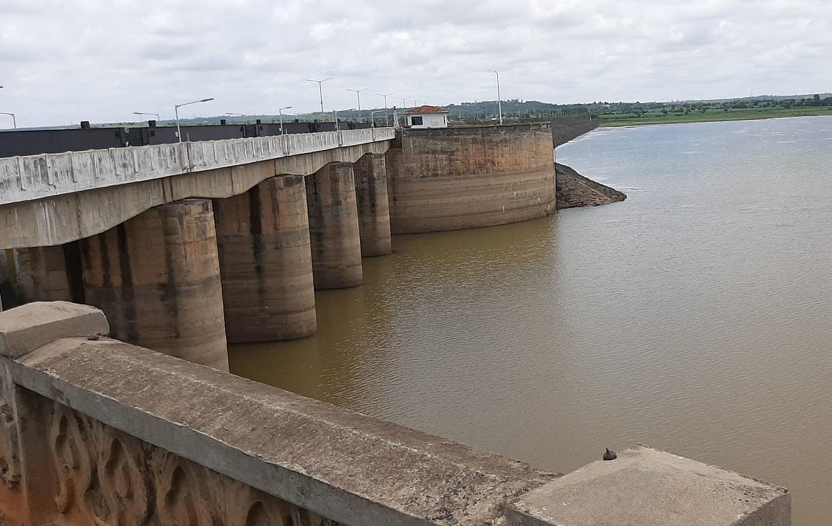 ಬೀದರ್‌: ಕಾರಂಜಾ ಜಲಾಶಯದ ಕಾಲುವೆಗೆ ಬಿದ್ದು ತಂದೆ–ಮಗನ ಸಾವು