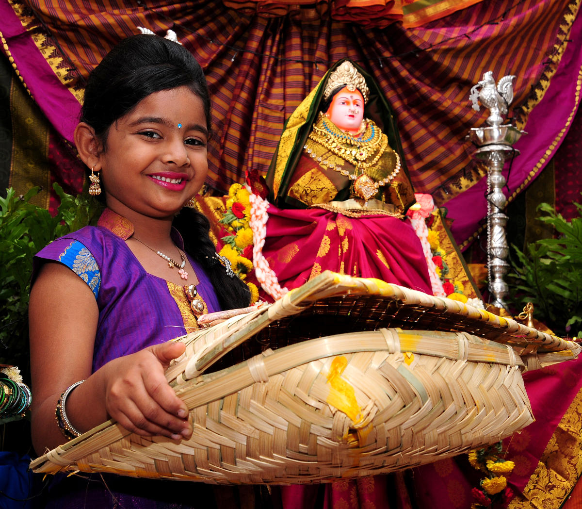 ಸ್ವರ್ಣಗೌರೀವ್ರತ, ಲೋಕಜನನಿಯ ಆರಾಧನೆ