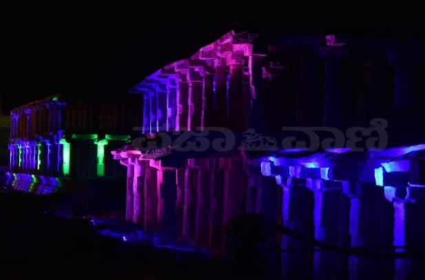 ಹಂಪಿಗೆ ಮೆರುಗು ತಂದ 4 ಗಂಟೆ ಉತ್ಸವ