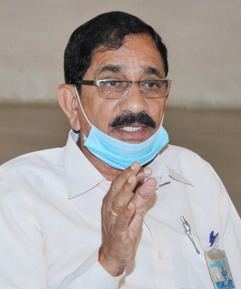 ರಸ್ತೆ ಕಾಮಗಾರಿ ಅಧ್ವಾನ: ಗುತ್ತಿಗೆದಾರರ ಮೇಲೆ ಶಿವಣ್ಣ ಹಲ್ಲೆ