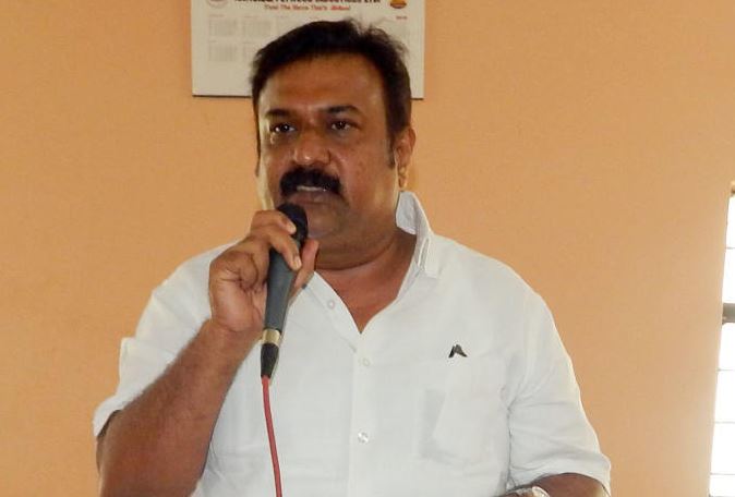 ಸರ್ಕಾರ ತಡೆಹಿಡಿದಿರುವ ₹9 ಸಾವಿರ ಕೋಟಿಯನ್ನು ಸುಮಲತಾ ಮಂಡ್ಯಕ್ಕೆ ತರಲಿ: ಸವಾಲು