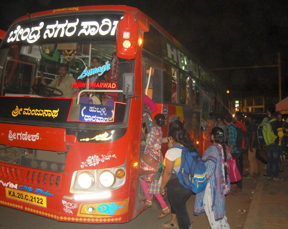 ವಾಹನ ಹೆಚ್ಚು; ಪ್ರಯಾಣಿಕರು ಕಡಿಮೆ