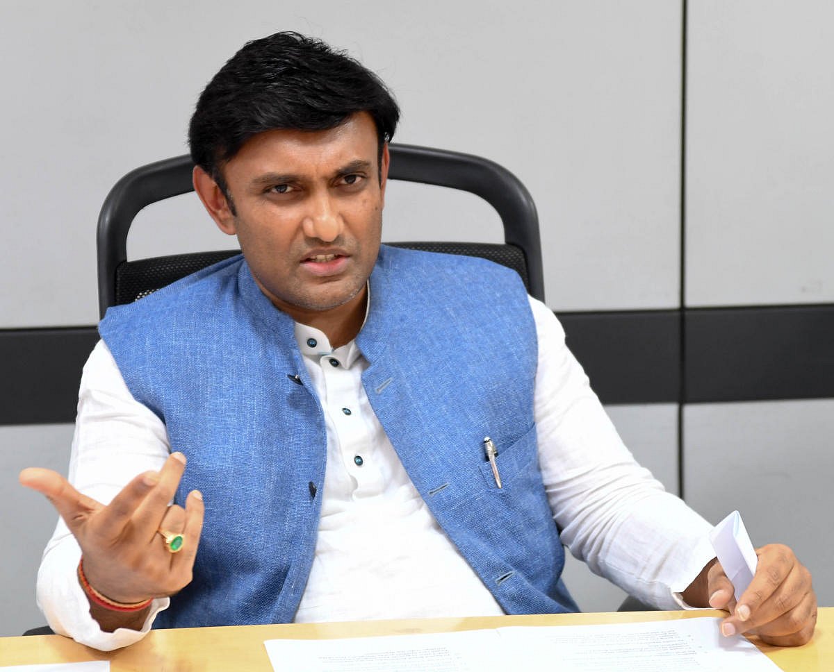 LS polls: ಚಿಕ್ಕಬಳ್ಳಾಪುರದಲ್ಲಿ ₹4.8 ಕೋಟಿ ನಗದು ವಶ, ಕೆ.ಸುಧಾಕರ್ ವಿರುದ್ಧ FIR