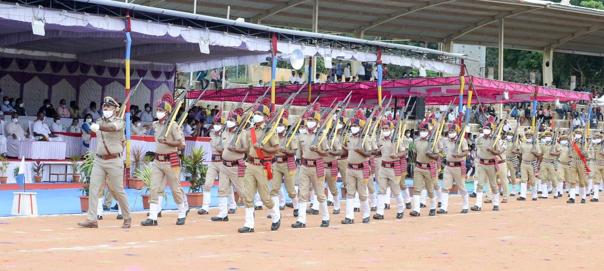 ಕೊರೊನಾ ಕತ್ತಲೆಯೊಳಗೆ ಪ್ರೀತಿಯ ಹಣತೆ ಹಚ್ಚೋಣ: ಬೈರತಿ ಬಸವರಾಜ