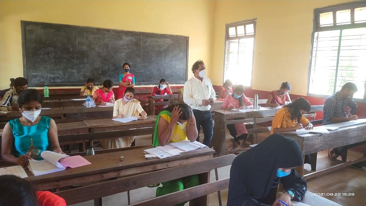 ರಾಜ್ಯದ ವಿವಿಧ ಕೇಂದ್ರಗಳಲ್ಲಿ ಸುಗಮವಾಗಿ ನಡೆದ ಟಿಇಟಿ ಪರೀಕ್ಷೆ