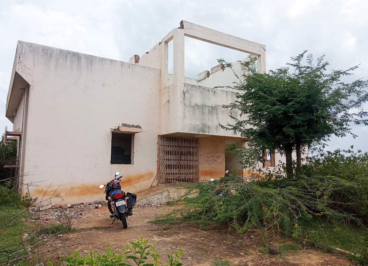 ಅನೈತಿಕ ಚಟುವಟಿಕೆಯ ತಾಣವಾದ ಪಾಳು ಕಟ್ಟಡ