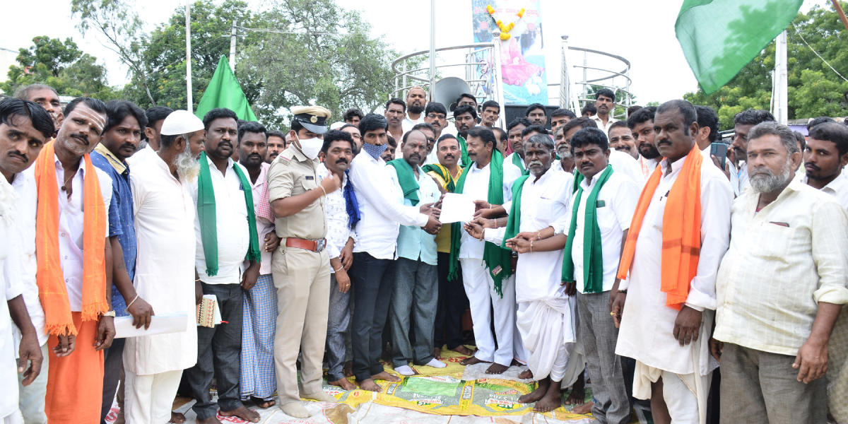 ಕಕ್ಕೇರಾ: ಕೃಷಿ ಕಾಯ್ದೆ ತಿದ್ದುಪಡಿಗೆ ವಿರೋಧ