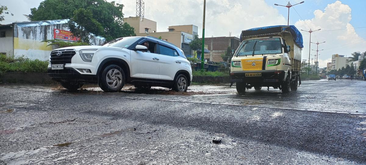 ಬೆಳಗಾವಿ: ಅವೈಜ್ಞಾನಿಕ ರಸ್ತೆ ಉಬ್ಬುಗಳೇ ಜಾಸ್ತಿ!