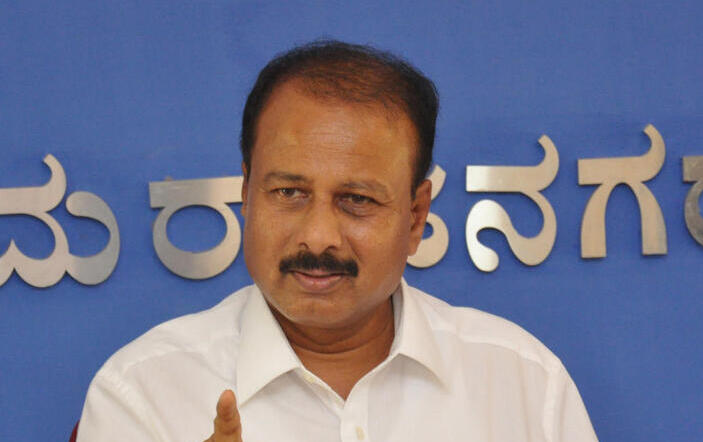 ಸಿಎಂ ಬದಲಾವಣೆ ಸುಳಿವು ನೀಡಿದ ಈಶ್ವರಪ್ಪ: ಕೆಪಿಸಿಸಿ ಕಾರ್ಯಾಧ್ಯಕ್ಷ ಧ್ರುವನಾರಾಯಣ