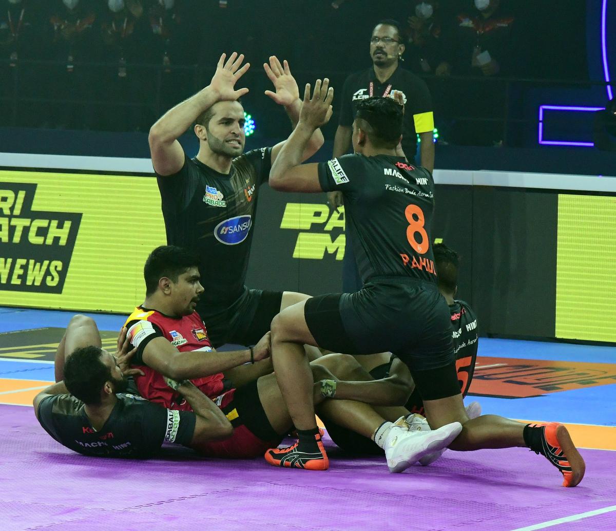 ಪ್ರೊ ಕಬಡ್ಡಿ: ಬೆಂಗಳೂರಿಗೆ ‘ಮೊದಲ’ ಆಘಾತ, ಯು ಮುಂಬಾಗೆ ಜಯ
