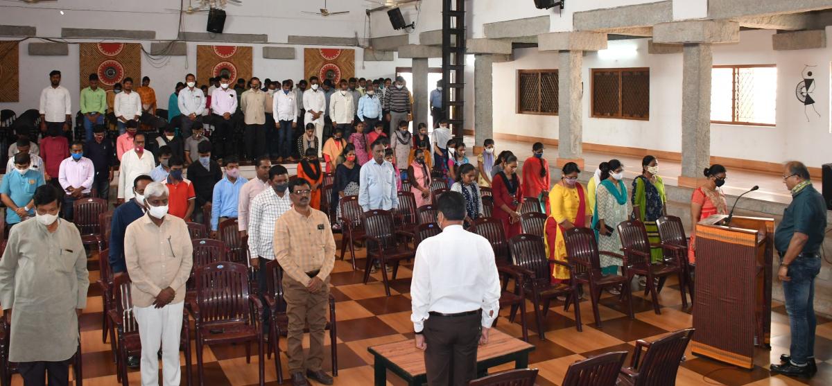 ಹೊಸಪೇಟೆ: ಕಂಬಾರ ಪತ್ನಿ ಸತ್ಯಭಾಮಾಗೆ ಶ್ರದ್ಧಾಂಜಲಿ
