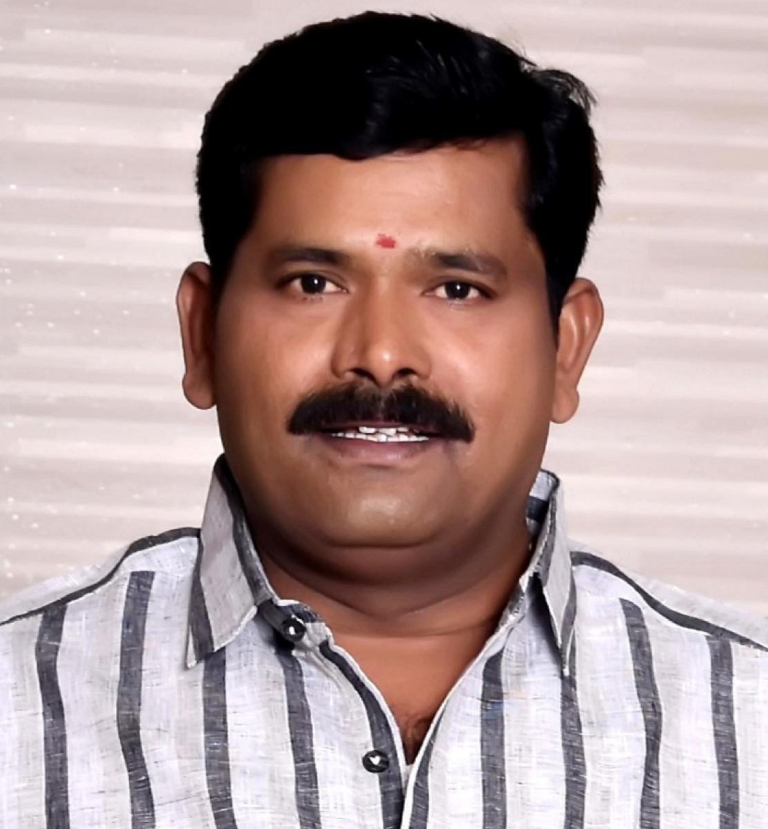 ನಳಿನ್‌ಗೆ ರಾಜ್ಯದಲ್ಲಿ ಎಷ್ಟು ಜಿಲ್ಲೆಗಳಿವೆ ಎಂಬುದೇ ಗೊತ್ತಿಲ್ಲ: ತಂಗಡಗಿ ಲೇವಡಿ