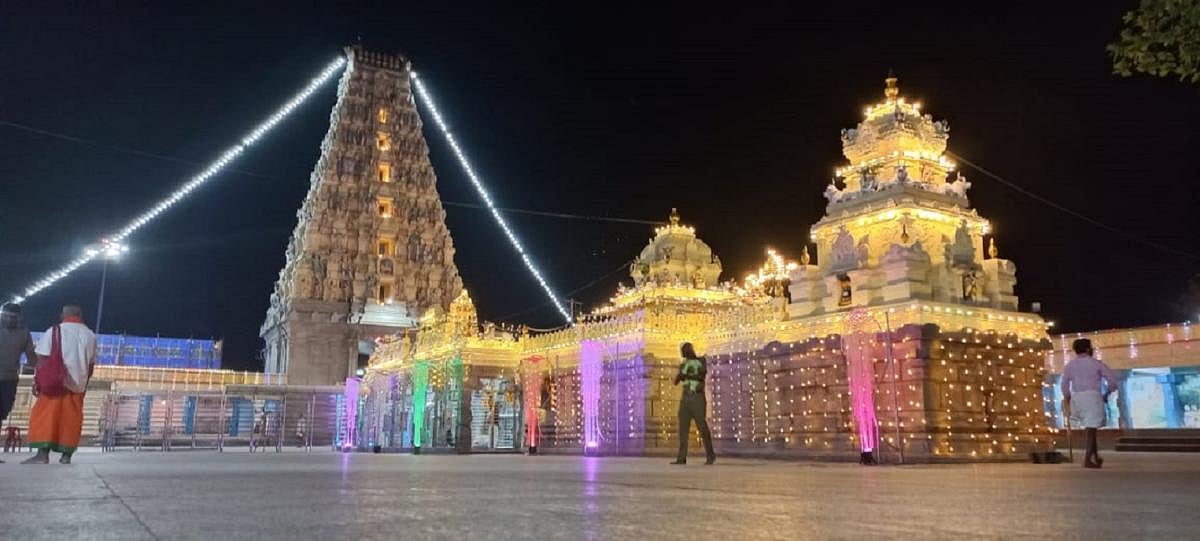 ಮಲೆ ಮಹದೇಶ್ವರ ಬೆಟ್ಟ | ದೀಪಾವಳಿ ಜಾತ್ರೆ: ದ್ವಿಚಕ್ರ, ತ್ರಿಚಕ್ರ ವಾಹನ ನಿಷೇಧ