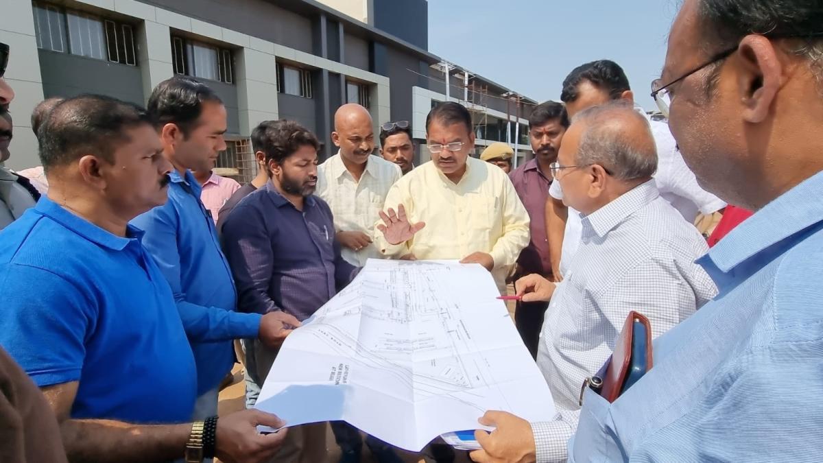 ಕೇಂದ್ರ ಬಸ್ ನಿಲ್ದಾಣ 6 ತಿಂಗಳಲ್ಲಿ ಸಿದ್ಧ: ಶಾಸಕ ಅನಿಲ ಬೆನಕೆ