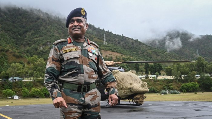 ಸೇನಾ ಮುಖ್ಯಸ್ಥರಾಗಿ ಲೆಫ್ಟಿನೆಂಟ್ ಜನರಲ್ ಮನೋಜ್ ಪಾಂಡೆ ನೇಮಕ