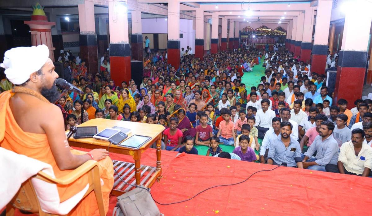 ದೇವರನ್ನು ಒಲಿಸಿಕೊಂಡಿದ್ದ ವೀರಭದ್ರಪ್ಪ: ಡಾ.ಬಸವಲಿಂಗ ಅವಧೂತ