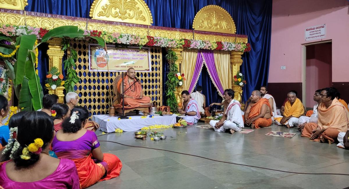ಹಿಂದೂ ಸಮಾಜ ಸಂಘಟಿತಗೊಳ್ಳಬೇಕು: ಸ್ವರ್ಣವಲ್ಲಿಶ್ರೀ