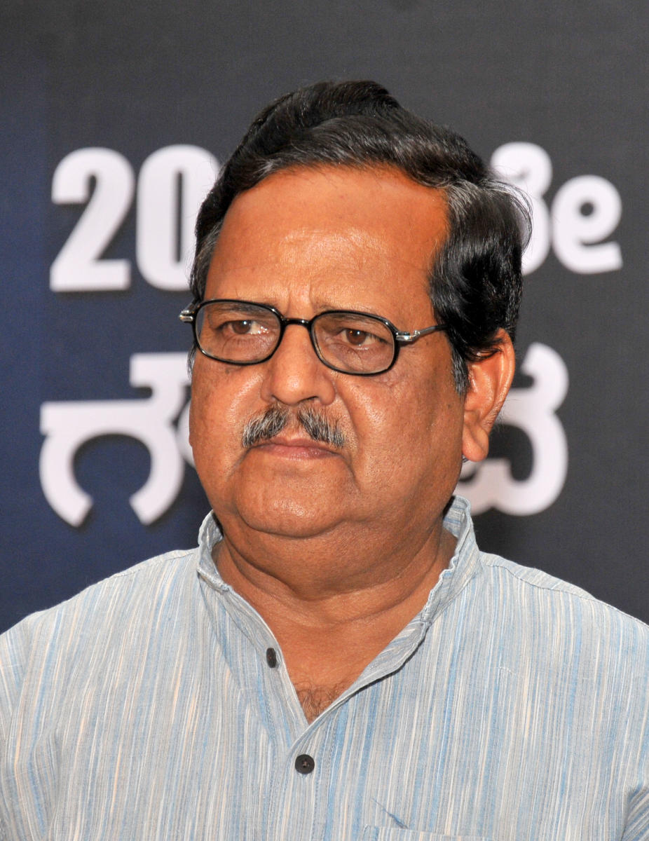 ಪರಿಷ್ಕರಣೆ ನೆಪದಲ್ಲಿ ಸಾಂಸ್ಕೃತಿಕ ದಬ್ಬಾಳಿಕೆ: ಪ್ರೊ.ರಾಜೇಂದ್ರ ಚೆನ್ನಿ ಆಕ್ರೋಶ