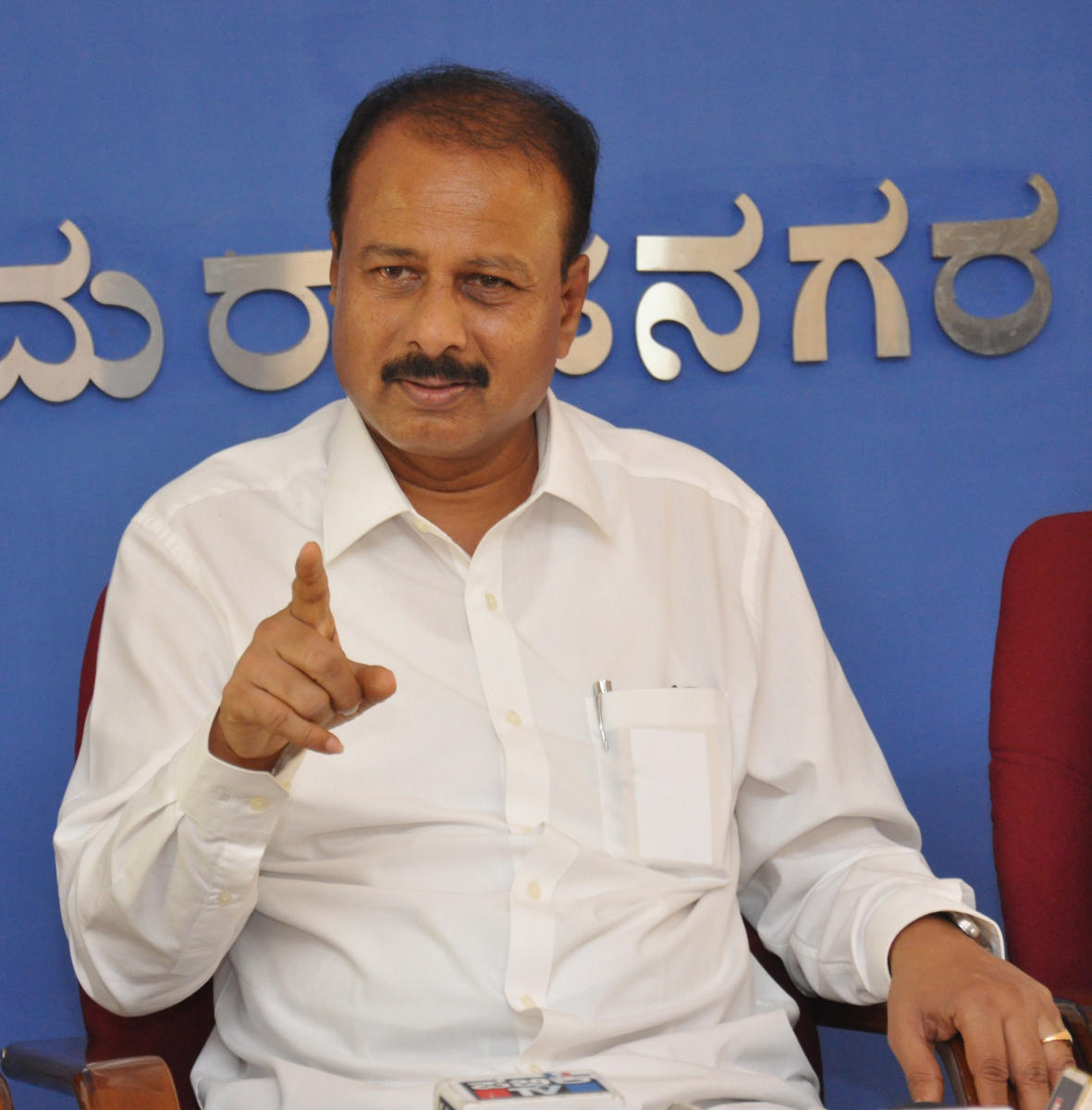 ಸಂಸದ ಪ್ರತಾಪ ಸಿಂಹ ಉದ್ದಟತನ ಸರಿಯಲ್ಲ: ಧ್ರುವನಾರಾಯಣ