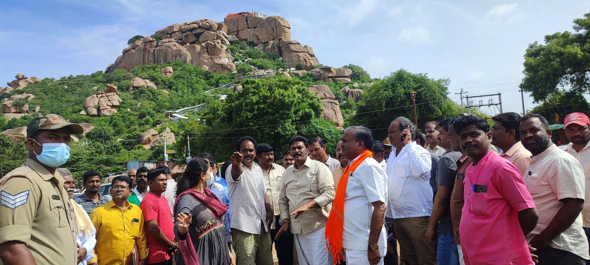 ಗಂಗಾವತಿ: ರೆಸಾರ್ಟ್ ಮಾಲೀಕರು- ಸಚಿವರ ನಡುವೆ ವಾಗ್ವಾದ