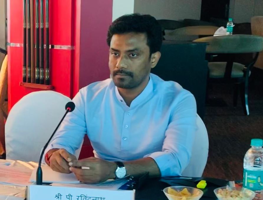ಪಕ್ಷದ ಏಕೈಕ ಸಂಸದನನ್ನೇ ಹೊರದಬ್ಬಿದ ಮಾಜಿ ಸಿಎಂ ಯಡಪ್ಪಾಡಿ ಪಳನಿಸ್ವಾಮಿ