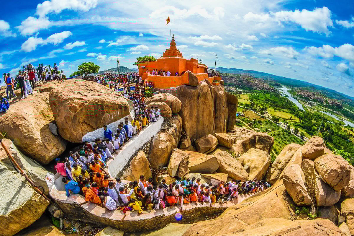 ಅಂಜನಾದ್ರಿ ಬೆಟ್ಟ: ಮುಜರಾಯಿ ಇಲಾಖೆಯಿಂದ ಭಕ್ತಾದಿಗಳ ಸೌಕರ್ಯಕ್ಕೆ ₹40ಲಕ್ಷ ಅನುದಾನ