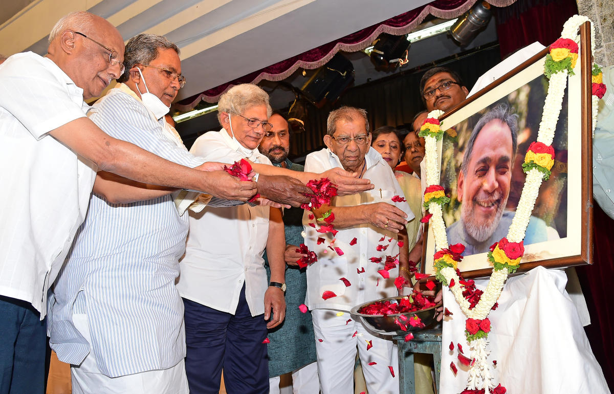 ಜಾತ್ಯತೀತ, ಪ್ರಜಾಪ್ರಭುತ್ವ ಆಶಯಕ್ಕೆ ಅಪಾಯ: ಸೀತಾರಾಂ ಯೆಚೂರಿ