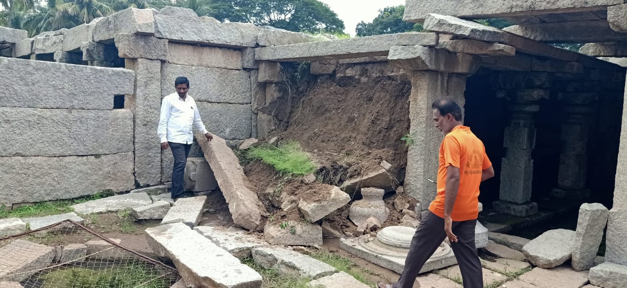 ಹೊಸಪೇಟೆ: ಮಳೆಗೆ ಕುಸಿದು ಬಿದ್ದ ಹಂಪಿ ಮಂಟಪ