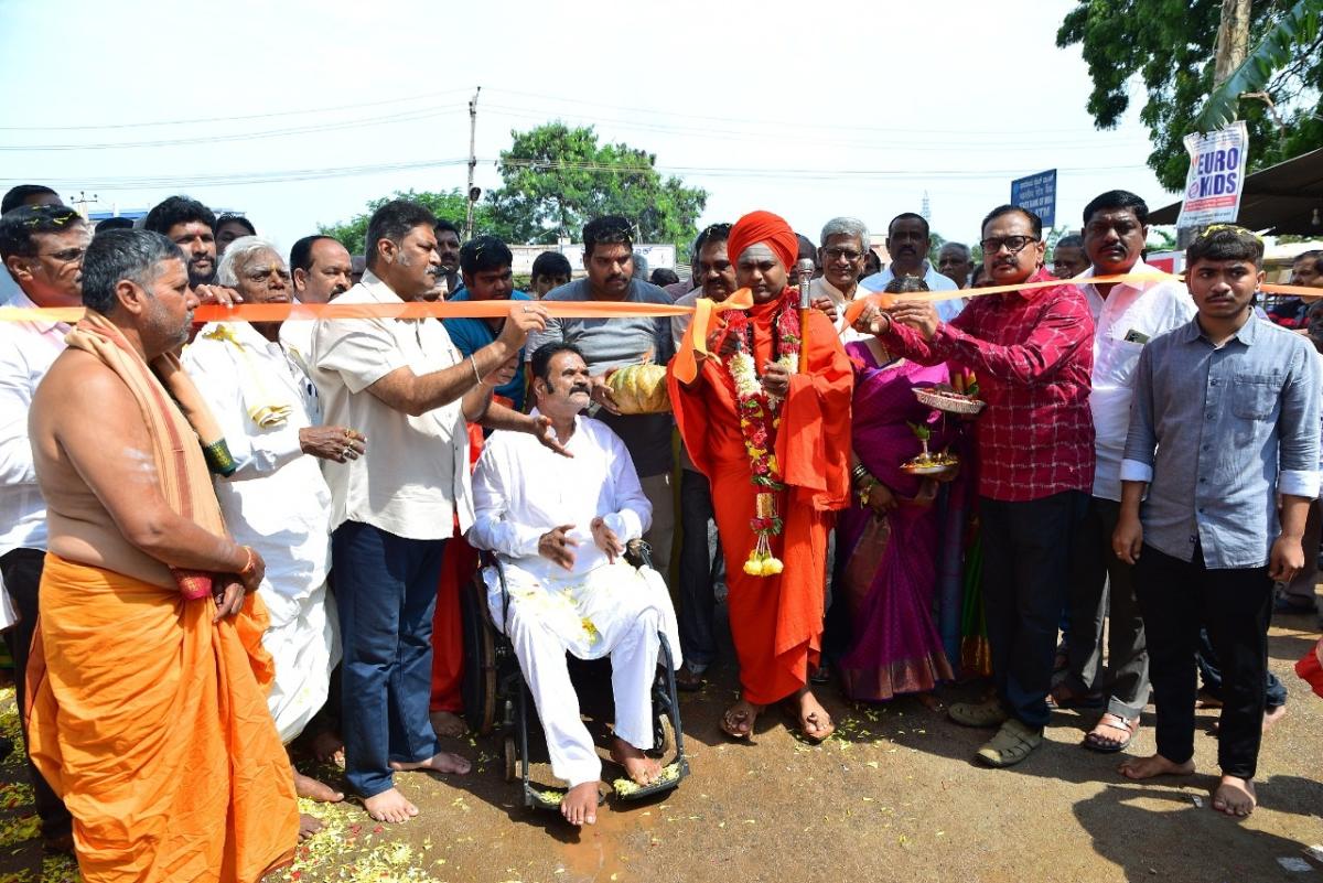 ಎಪಿಎಂಸಿ ವೃತ್ತದಲ್ಲಿ ಬಸವೇಶ್ವರ ಪುತ್ಥಳಿ–ಸಚಿವ ಸಿಂಗ್‌