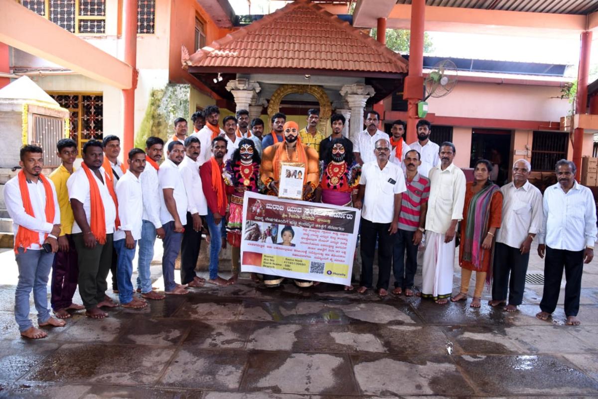 ಥಲಸ್ಸೇಮಿಯಾದಿಂದ ಬಳಲುತ್ತಿರುವ ಮಗುವಿನ ಚಿಕಿತ್ಸೆಗೆ ವೇಷ ಧರಿಸಿ ಹಣ ಸಂಗ್ರಹ
