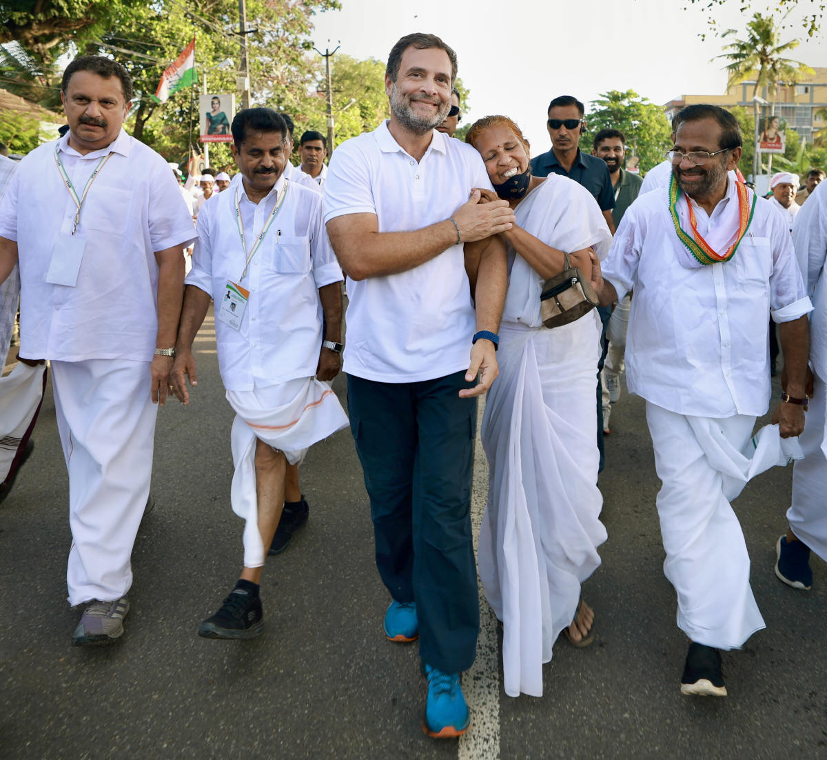 ಸರ್ವಾಧಿಕಾರಕ್ಕಿಂತ ವಂಶಾಡಳಿತ ಮೇಲು: ಭಾರತ ಒಗ್ಗೂಡಿಸಿ ಯಾತ್ರೆಗೆ ಸೇನಾ ಶ್ಲಾಘನೆ
