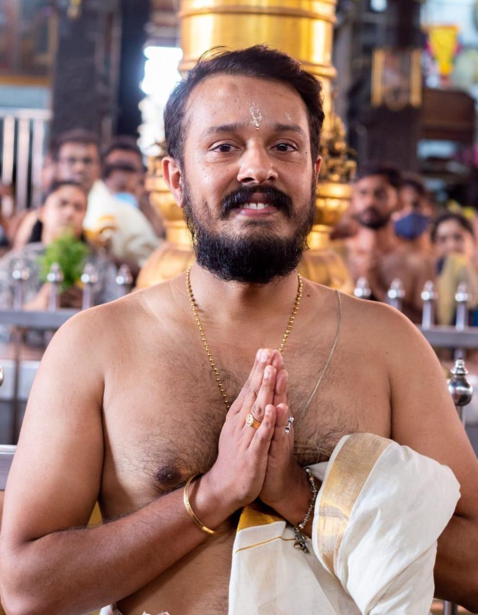ಗುರುವಾಯೂರ್ ದೇಗುಲಕ್ಕೆ ಆಯುರ್ವೇದ ವೈದ್ಯ ಕಿರಣ್ ಆನಂದ್ ನಂಬೂದಿರಿ ಮುಖ್ಯ ಅರ್ಚಕ