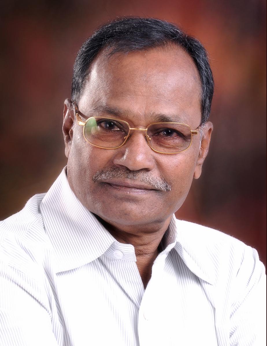 ಸಾಧನೆ: ಹಳ್ಳಿಯೂರ ಹಮ್ಮೀರ ಕವಿ ಧರಣೇಂದ್ರ ಕುರಕುರಿ