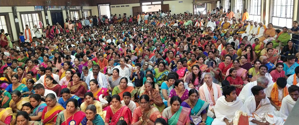 ಬೇಲೂರು: ಇಷ್ಟಲಿಂಗ ಪೂಜೆಗೆ ಹರಿದು ಬಂದ ಭಕ್ತಸಾಗರ